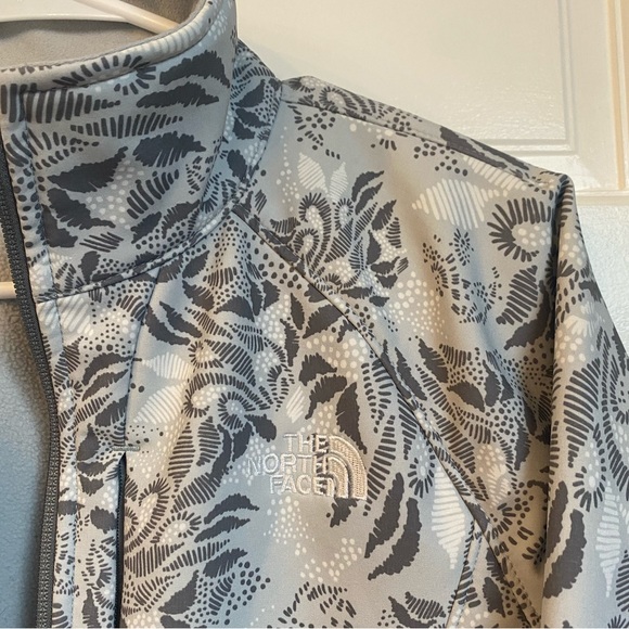 The North Face Jacket Size Small - Picture 6 of 10